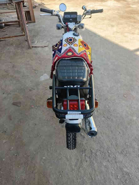 السلام عليكم مستعجل للبيع نامه  غرااض كله شلامجه 2025 فقط الشاصي امتياز 2022 اوراق اصولي وكيلهة نوار  كفالة عامه افحص وخذ؟ مال جناي  السعر 950  وهاذه رقمي *********** مكاني الديوانية قضاء الشنافيه
