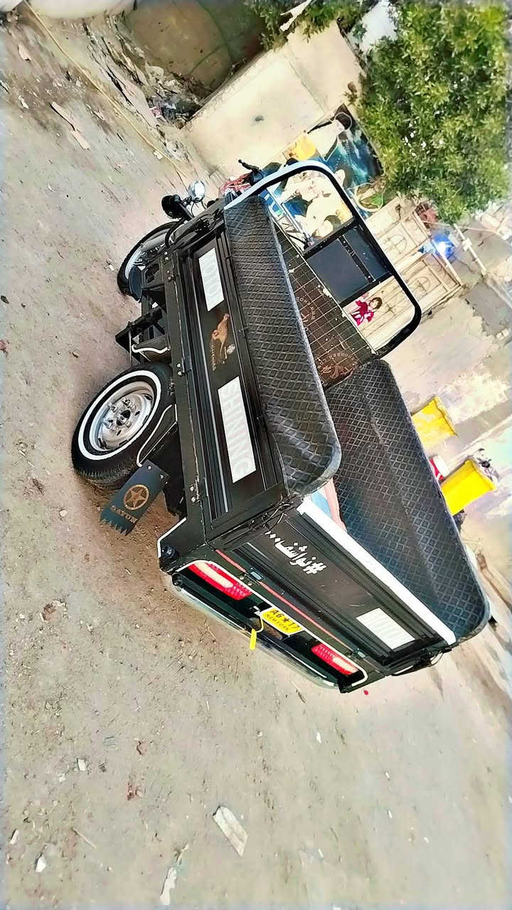 السلام عليكم شباب ستوته كربلائيه  للبيع موديل 23 ستوته مكفوله كفاله عامه ستوته نضيفه كهربائياته شغاله كله اصولياته كامله بأسمي السعر (2600)  المكان البصره حيانيه وبيه عداد اكتروني وبيها سبير الرقم ***********
