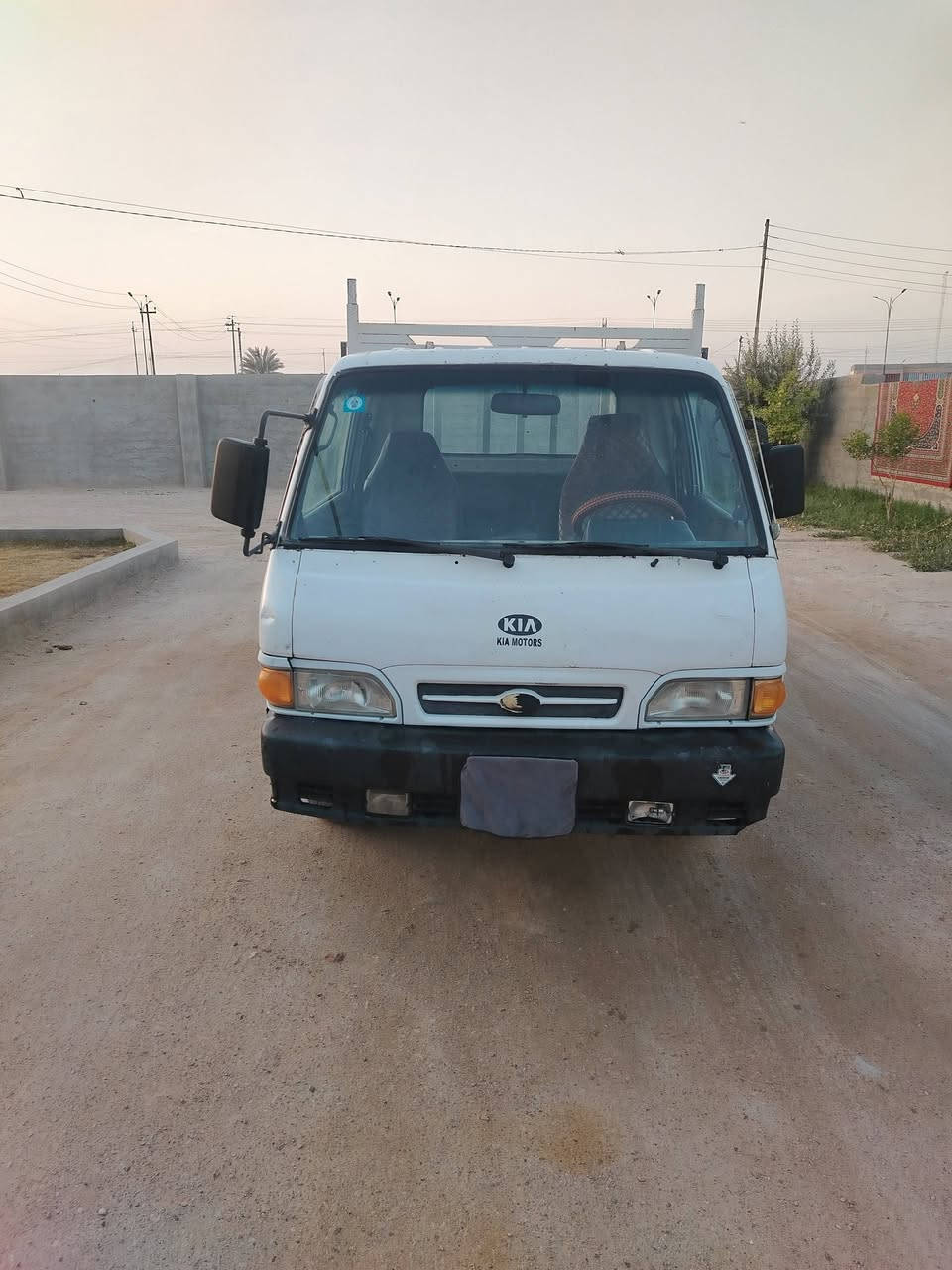 السلام عليكم ورحمة كيا حمل بغداد بنكو موديل ٩٦ مكان فلوجه السعر ٥٥ /***********
