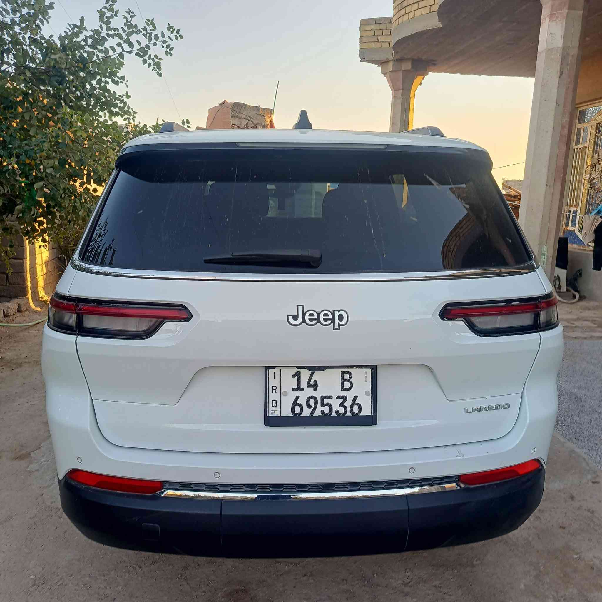 جيب لاريدو سبعة راكب موديل 24 حادث بجم بدون شواصي ولا لغود فقط تبديل جاملغين وبنيد وباب سايق 
بيه بارد بدون صبغ ولا فتح ماشيه 5000 رقم بصره 
السعر 260 وبيها مجال للشراي للاستفسار الاتصال برقم 
*********** المكان البصره القرنه
