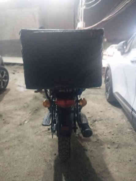 سلام عليكم  بوكسر مديل ٢٢ دراجه مجفته تجفيت جديد وكاله 
دراجه كهربائيات كله شغله دراجه مال شغل بيه ضربات بل تانكي اوراق كامله سبع اوراق بوجهك ترقم السعر مليون و150
العنوان تقاطع درويش حي العلام 
***********
