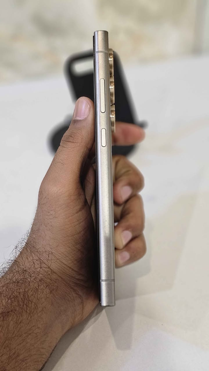 اس 24 الترا ذاكره 256 شرق اوسط دبل سيم كارت 
جهاز نضيف ومكفول ع فحص تاخذه من بيتي 
ملحقات كيبل جديد اصلي بعده ما مفتوح أصلا وحافظه فقط باكيته ضايع 
950 وبي مجال 
العنوان: النجف الاشرف 
*********** واتساب فقط النجف, العراق
