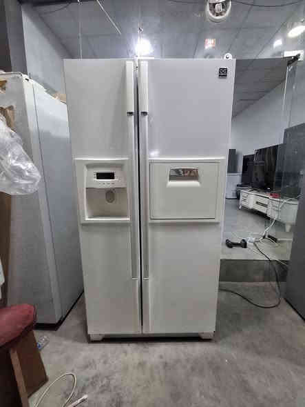 السلام عليكم ثلاجه ومجمدة بابين ٢٨قدم بيكو فول نظافه واصل للمنزل داخل أربيل مع ضمان اسبوع رقم تواصل وتساب ***********
