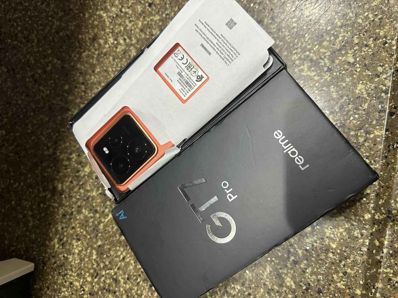 السلام عليكم 
للبيع ريلمي جيتي 7 برو 
ذاكره 512
رام 16  
معالج سناب دراكون ايليت 8 اقوى شي بل عالم 
شاحن 120 w 
بطارية 6500 
صحة البطارية 100 
نظافه الجهاز 100/100 
ستيكر الشاشه بعده موجود مال شركة 
ببجي 120 فريم ولو بيده يوصل حته 144 فريم 
كاميرا تقريب 120 x 
وبعد هواي بي

جهاز مفول ومزوع من المواصفات  

السعر 750 الف 

مكاني بغداد الرصافه 

علما الجهاز بي خيال خفيف بل شاشه مال يوتيوب عن الحلال والحرام خفيف حيل وما ينشاف وموضح بل صوره هاي لان أمانه احجيها اكدر ما اكول لان متبين 
ودمتم سالمين


**إذا كنت صاحب هذا الإعلان وتريد حذفه لأي سبب، رجاءا أرسل رسالة إلى الدعم الفني**