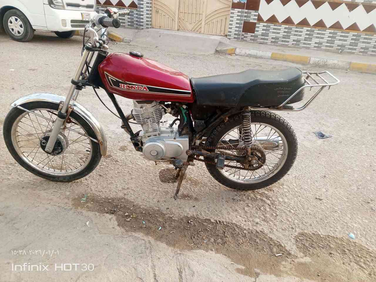 السلام عليكم دراجه للبيع نضيفه مكينه شلامجه السعر ٣٢٥وبيه مجال ***********
