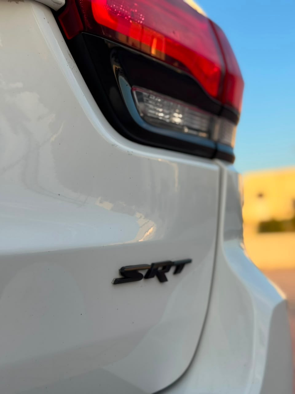 Jeep Grand Cherokee SRT
الموديل : [ 2020 ]
المحرك : [ V8 / 6.4 ] 🔥
الگير : [ أوتوماتيك ] 
الممشى : [ 70 الف ميل ]
اللون : [ أبيض - صدفي ] 🤍
الحالة : [ السيـارة خليجيـة وكالة هـارلم ، مكفولة كفالة عامة ! ]

[ السعـر .. 34,000$ قابـل للتفـاوض ✅ ] 

[ الـــــمـــواصــفـــــات ]

- السيـارة فووول أعلى مواصفات للأخيـر 1 / 1 

الموقع : [ صلاح الديـن / تكـريت ] 📍

للتواصل واتس اب او اتصال : [ *********** ]

#jeep #jeep_grand_cherokee #srt #كلين #yasser_erbil
