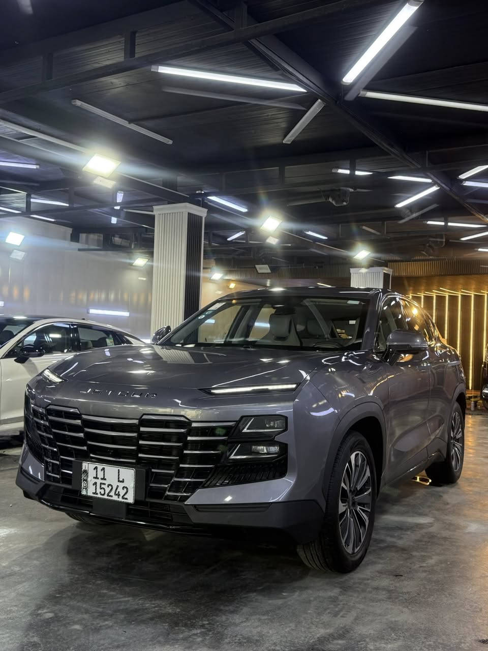 جيتور داشنك للبيع 2024 محرك 1.5L turbu
ماشيه ٤٣ الف كيلو 

بدون صبغ بدون تبديل بيها ملاحظات بسيطه 

المواصفات
بانوراما 

تشغيل بصمه 

تشغيل عن بعد 

‏ AUTO  HOLD 

‏ AUTO PARK  

التحكم بل سياره اوامر صوتيه

 مقاعد رياضيه جلد فاخر 

داخل اوف وايت ملكي 

‏ DRIVE MOOD 

شاشه عرض بمقاس 15 انش

قطعتين تبريد 

فول سستم ايرباك

انضمه حمايه

ويل 19 انش ا

مقابض ابواب كهرباء 

السياره بعد بيه كومه موصفات 

رقم بغداد مكاني بغداد حي القادسيه 

السعر ١٥٨ وبيه مجال  

 للاستفسار ***********
