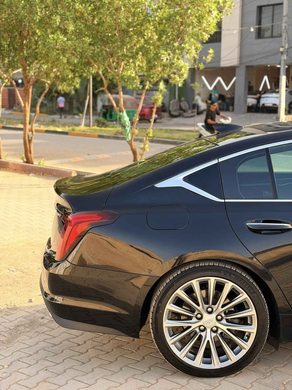 السلام عليكم 
كديلاك CT5 V6 
موديل. 2022
ماشيه. 26 الف
السياره جديده بدون نقص 
فول مواصفات 
دخله تقرير بل عراق صار بيها صبغ بنيد ودعاميه اماميه فقط عده هاذني السياره كفاله من كلشي 
ترهم مرواس وبيع حسب الرغبه 
السعر 270$
***********
