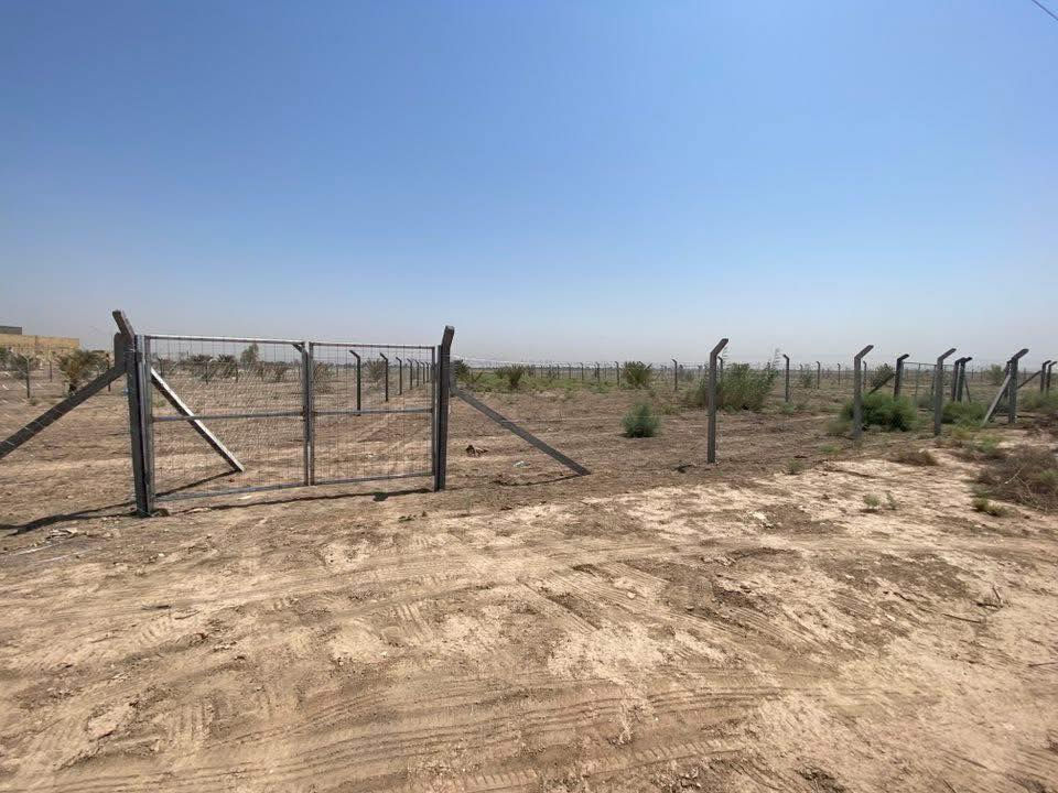 السلام عليكم ارض زراعيه للبيع مساحه 3دونم كافات الخدمات تبعد عن طريق دغاره 150متر مسجه BRC 
مكان /طريق دغاره قريب على مطعم واثق 
***********
