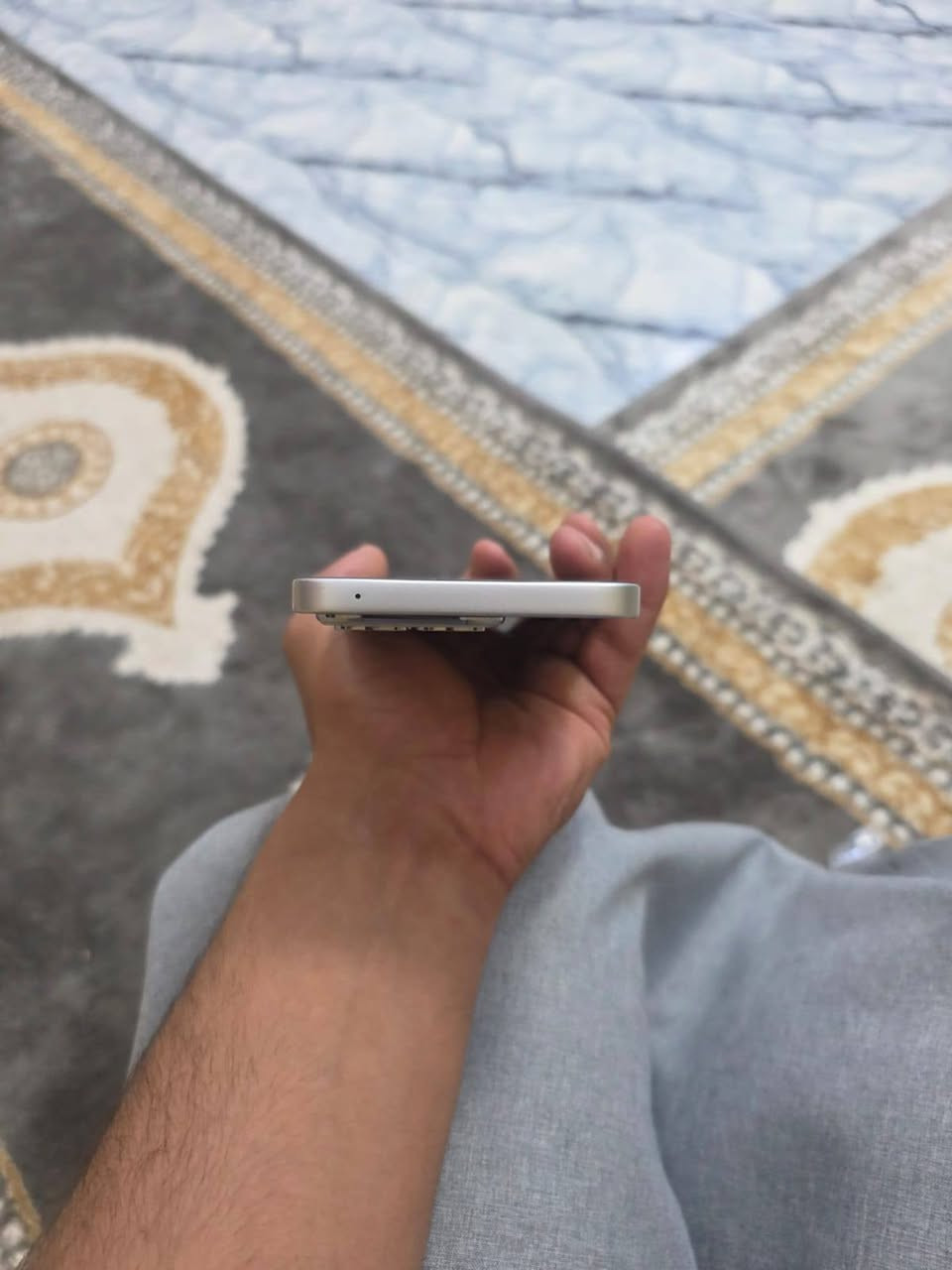 سلام عليكم هونر 400لايت جديدي كلش كامل ملحقات شرط الفحص وين ما تريد اضمنه الك سعره 290وبي مجال السكن بصرة حي الشرطة رقم واتساب أفضل ***********
