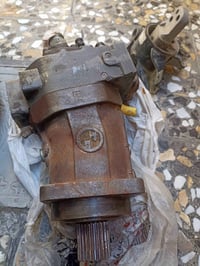 للبيع اويل بم هايدروليك 107 ايمن اويل بم هايدروليك 55 ايسر  شرط الفحص ...