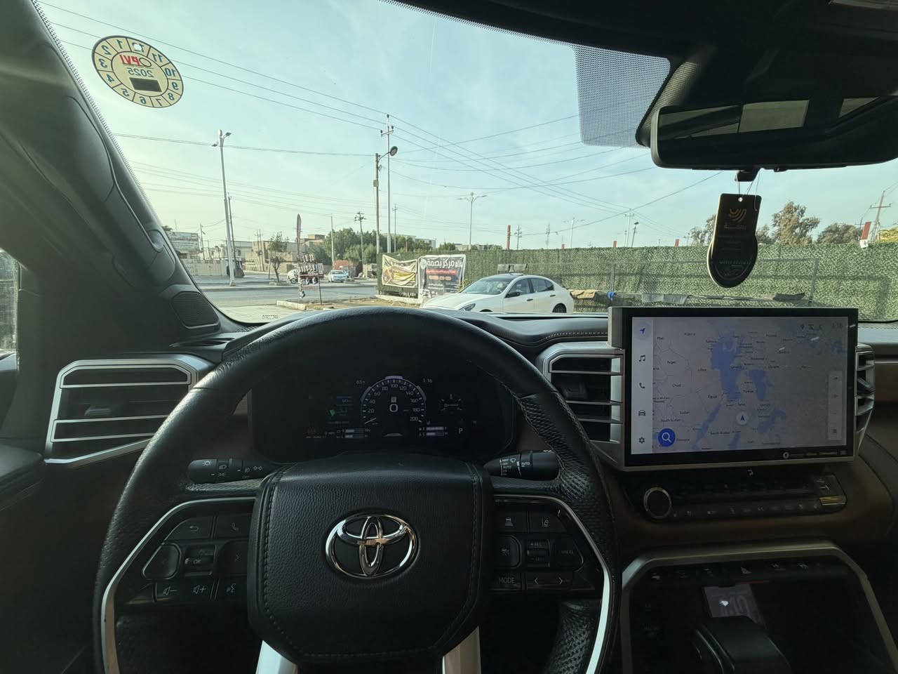 تيوتا تاندرا للبيع  موديل 2023 
ماشي 77.000 كم
فول مواصفات كابستون  1794 معروفه مواصفاتهة جوبلسات ضربتهة من وره بالجاملغ الايمن مال بدي مغلفه جاهزه 
***********
