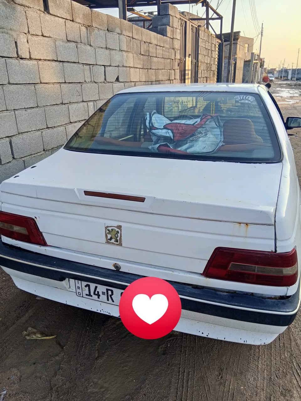 بيجو 405 موديل 2014 بصره سنويه 2029  رقم انكليزي  بسمي كير ومحرك  خير من الله تبريد  مابي شي يشتغل  حداديه نص عمر  بيها ضريه بصندوك    وباقي مثل ما بصورة  السعر 35  وبيها مجال  العنوان البصره شط العرب الفيحاء     ***********
