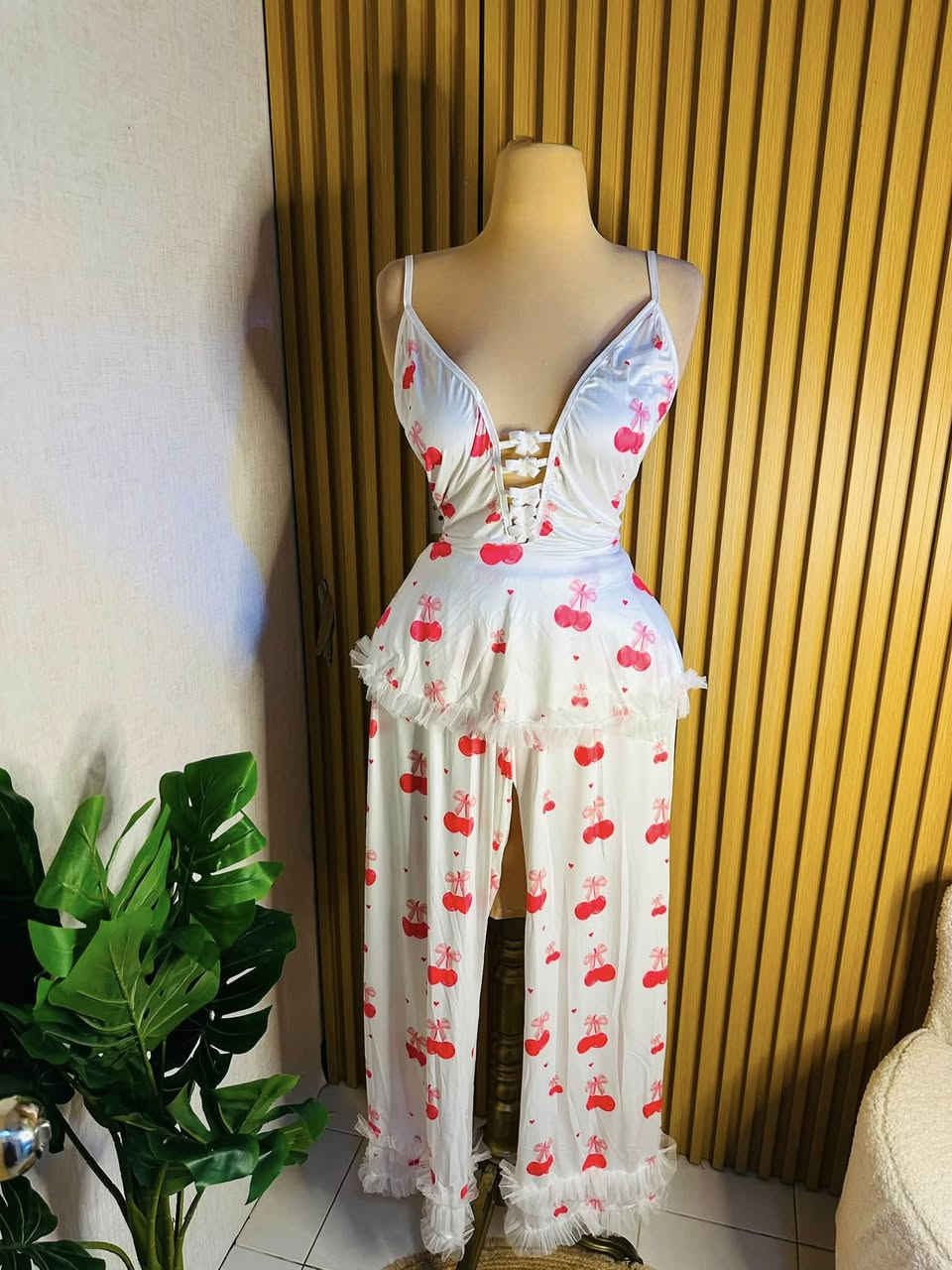 تراك 🎀🎀
خامه زبده بارده يجنن 🎀🤍
قياس فري سايز يلبس من وزن 60الى وزن 90

✨✨🎀🎀💅


**إذا كنت صاحب هذا الإعلان وتريد حذفه لأي سبب، رجاءا أرسل رسالة إلى الدعم الفني**