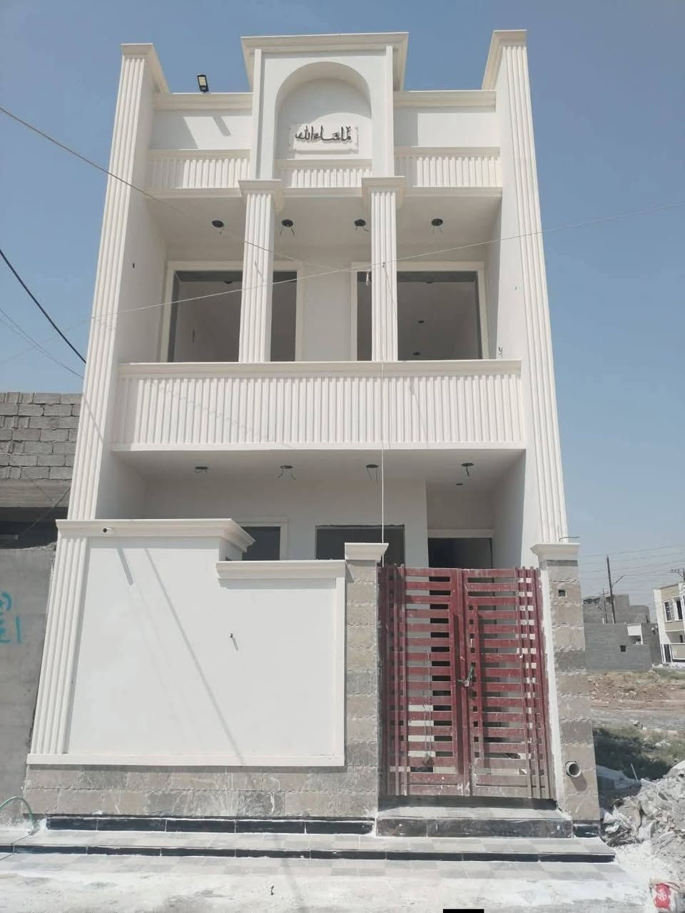 كادر خلفات لباخين مصري  درجه اولى  تصفير تشميع جراره واجهيات فوم طلس قضبان وزاويه 90درجه اولى مكان بغداد ***********
