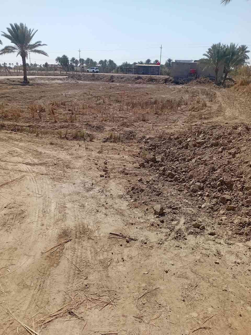 ارض زراعيه بسمي للبيع مساحه ٣ دونم تحتوي محلات ٢ وداران واجهيه مباشر ٤٥متر عل التبليط البوعوان  استفسار *********** تحويل مباشر
