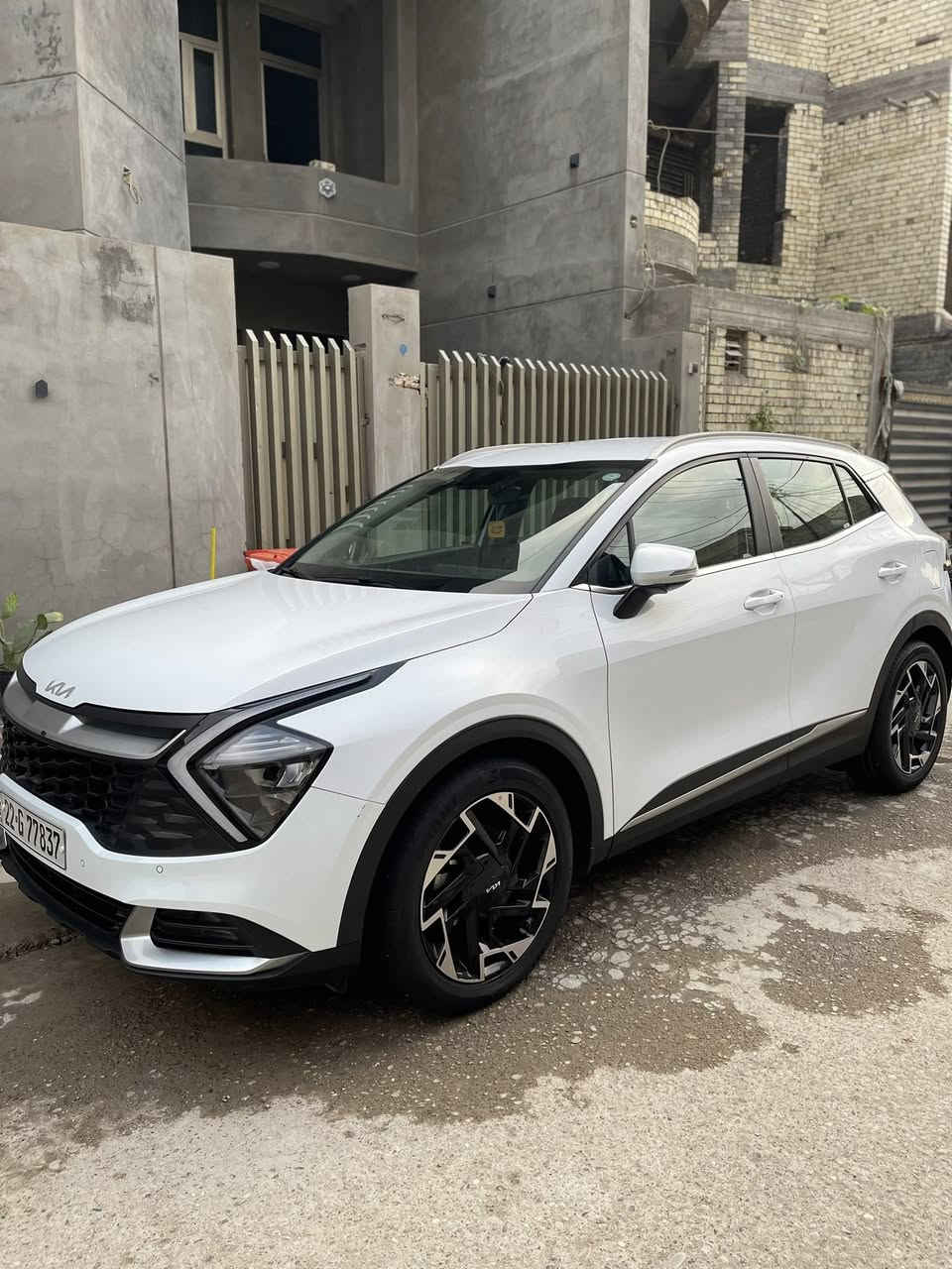 السلام عليكم
سبورتج 22خليجي اربيل 
ماشيه 68ألف 
كشن سائق كهرباء 
تدفئ كشنات 
صندوق كهرباء 
بيهه بارد صغير بالباب الوره 

السعر 200دفترين 
بغداد البلديات 
***********
