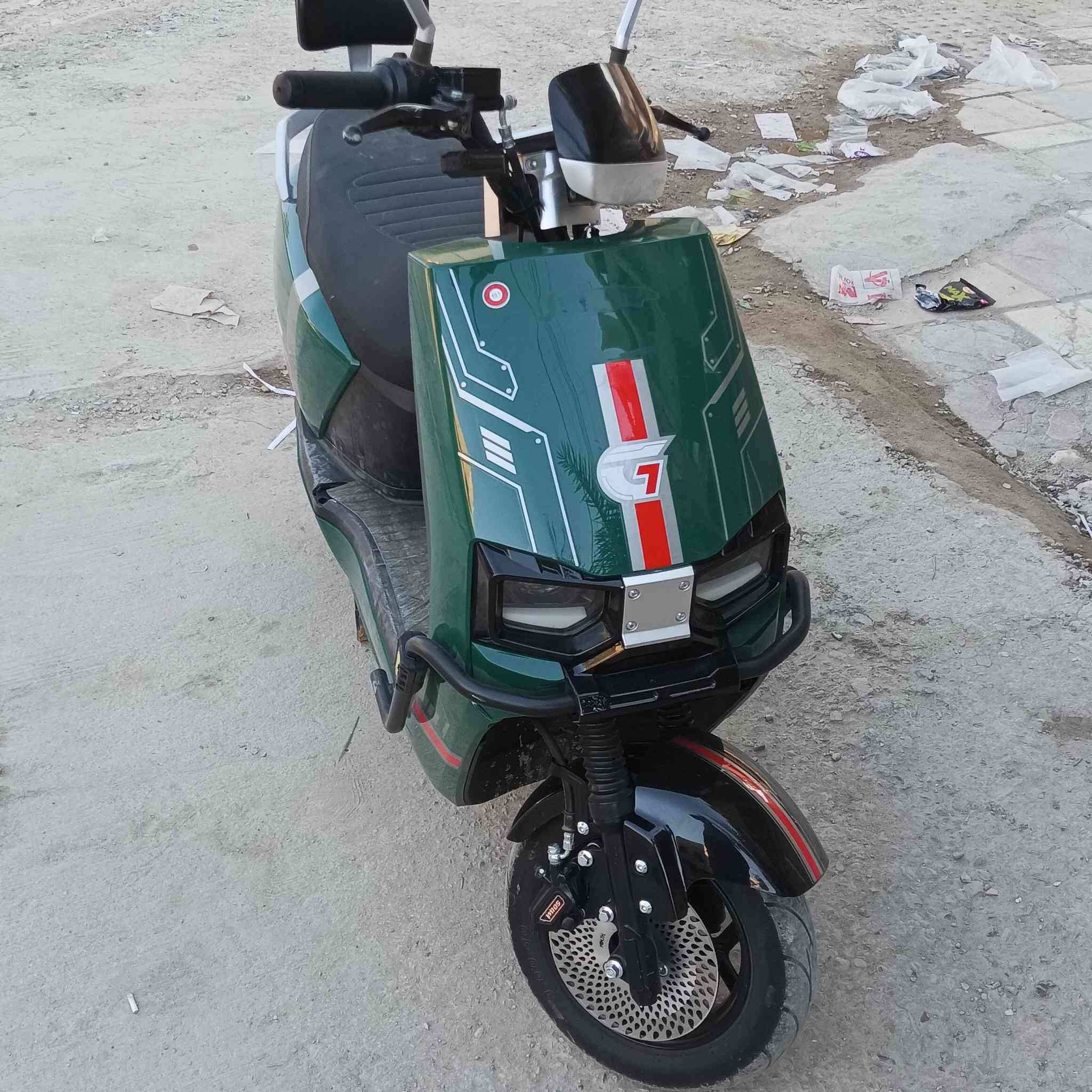 دراجه شحن شركه فوجي لبيع بطاريات عدد 6 مسطره دراجه نضيف السعر 750
ما بيهه اي نقص *********** واتساب
