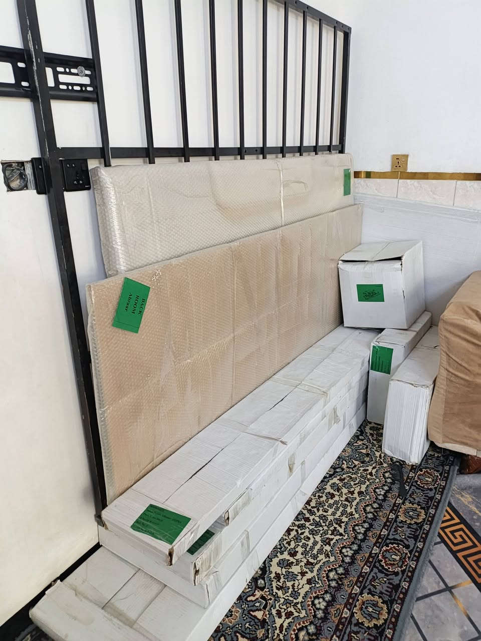 سلام عليكم
غرف تركية 5 قطع جديدة بعدة ما مشدودة
للبيع سعر575 او بيهة مجال للطيبين
للأستفسار 
رقم ***********
