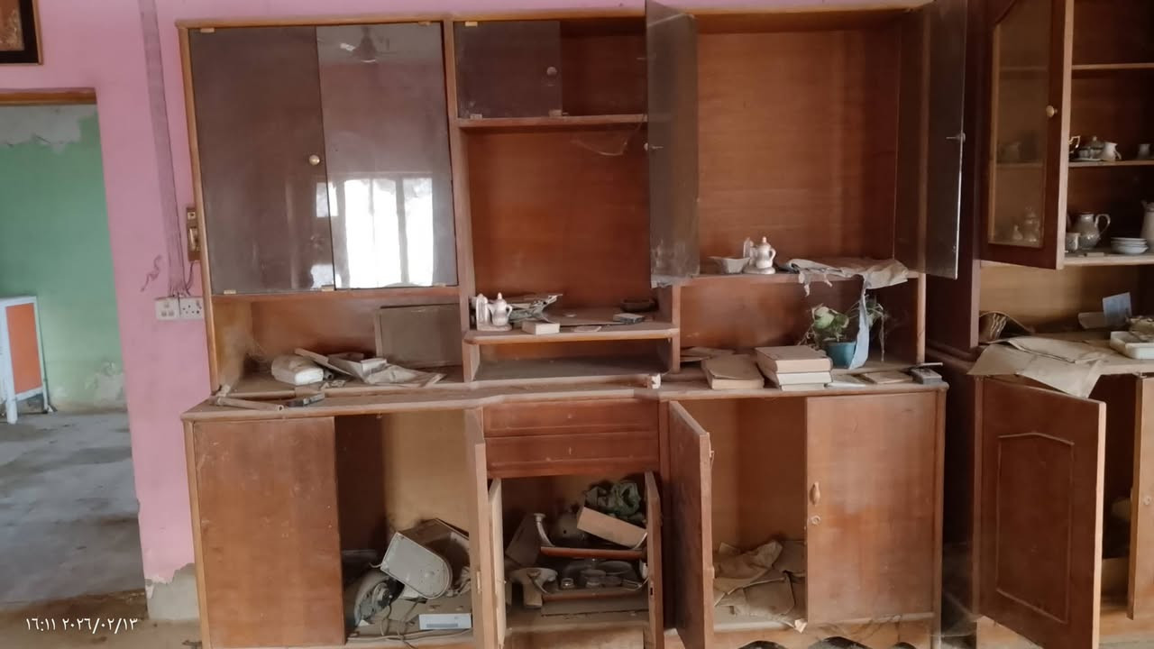 للبيع معرضين خشب صاج/سعر معرضين 650/ألف قفل عنوان بغداد جسر ديالئ تقاطع نهروان الاستفسارات فقط رقم هاتف/***********
