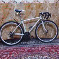 بايسكل رود • لون أبيض • نضيف