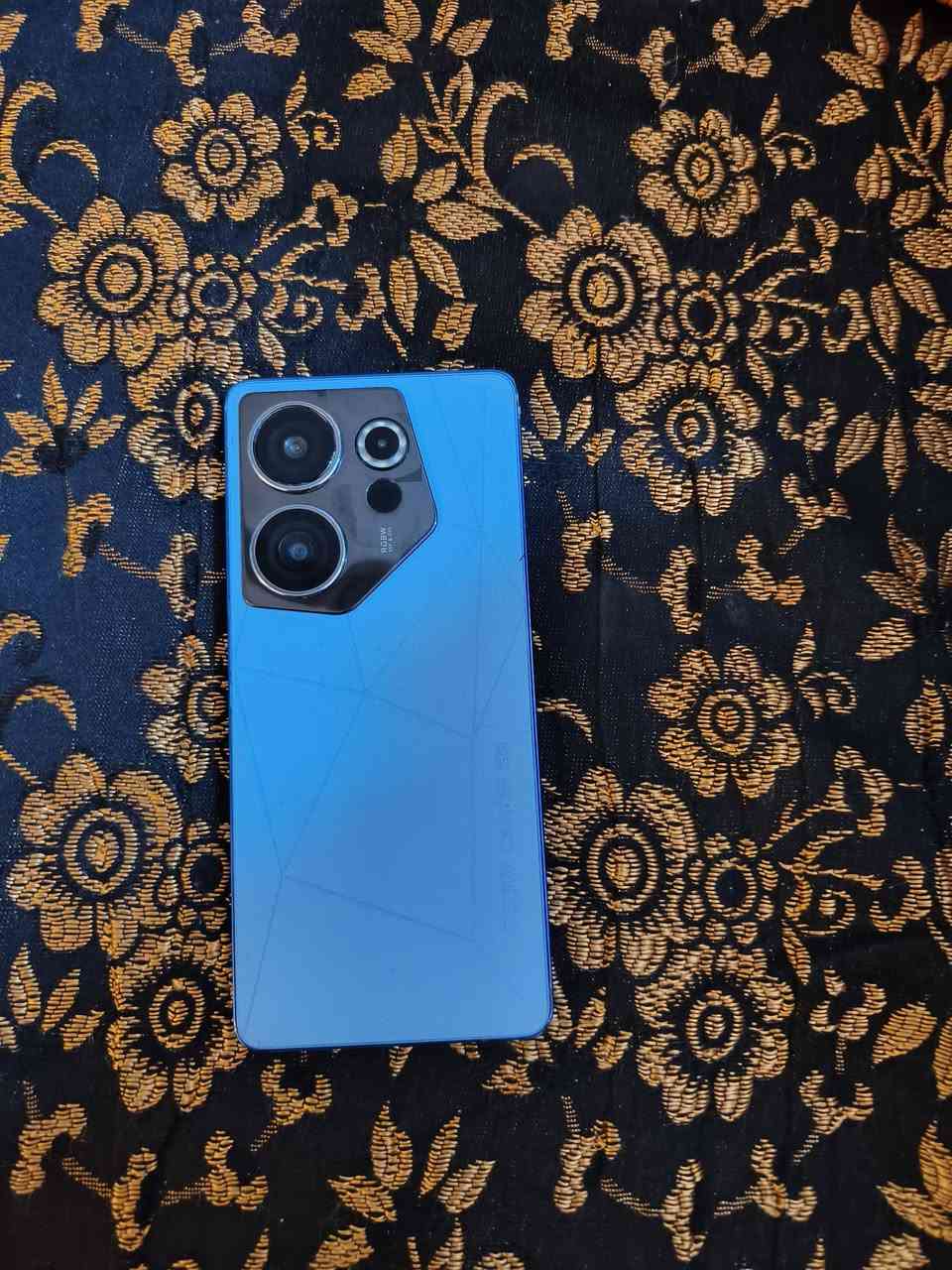 تكنو كامون 20 برايمر 5G
التخزين 16-512
ببجي 90 فريم 
معالج دايمنسيتي فول بالالعاب 
ظهر جلد تصميم انيق 
جهاز غني عن التعريف ويا كارتونته بدون ملحقات 
العنوان ديوانيه المركز 

السعر. 250 

***********
