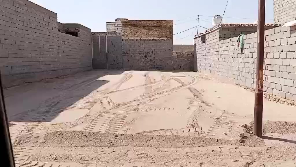 عرصه للبيع ابيع 100وابيع 200 بصوب ياعلي عمود 139الاستفسار مراجعه صاحب القطعه اتصل وبيك خير ودلل ***********
