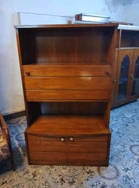 غراض مستعمله نظيفه جدا للبيع كلمن وسعره المراسله خاص او الاتصال ٠٧٧١٤٢...