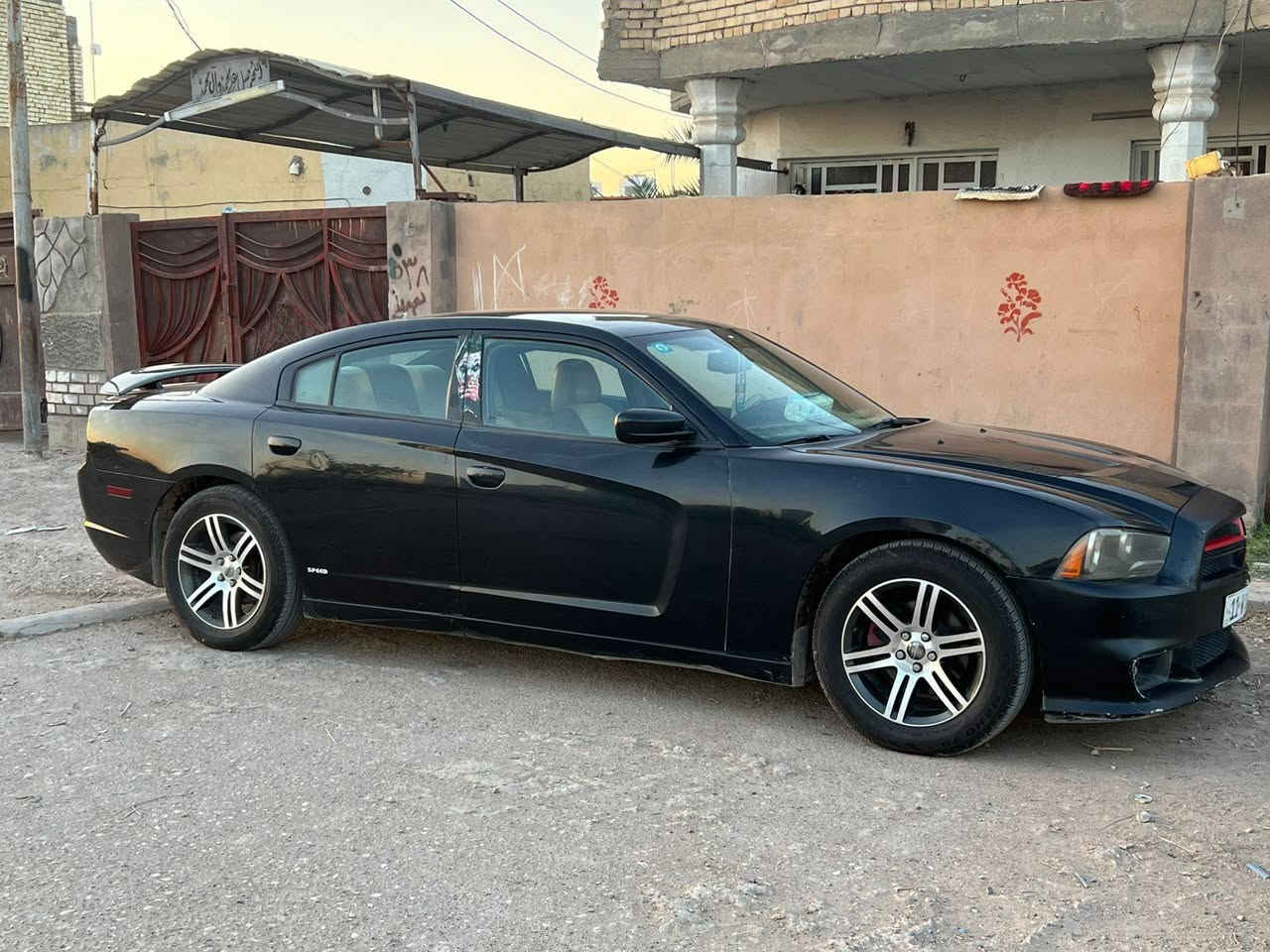 جارجر ١٣ كندي حادثها باب كلير ماناقصها برغي السعر ١٥٧  مكانها بغداد ***********
