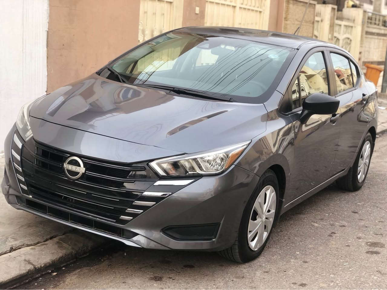 نیسان ڤیرسا مۆدیل ٢٠٢٣ مواسفات s 
تەنها بۆنیت بۆیاغە 
دوقۆپی  بەقەد سەری پەنجە بە شانصیەکە یوەیە
بێ داخیلی و بطانەش بەشەرت
رەقەم کاتی نەشکاوە
نرخی ١١٠ مەجالێکی برایانە 
*********** أربيل, العراق
