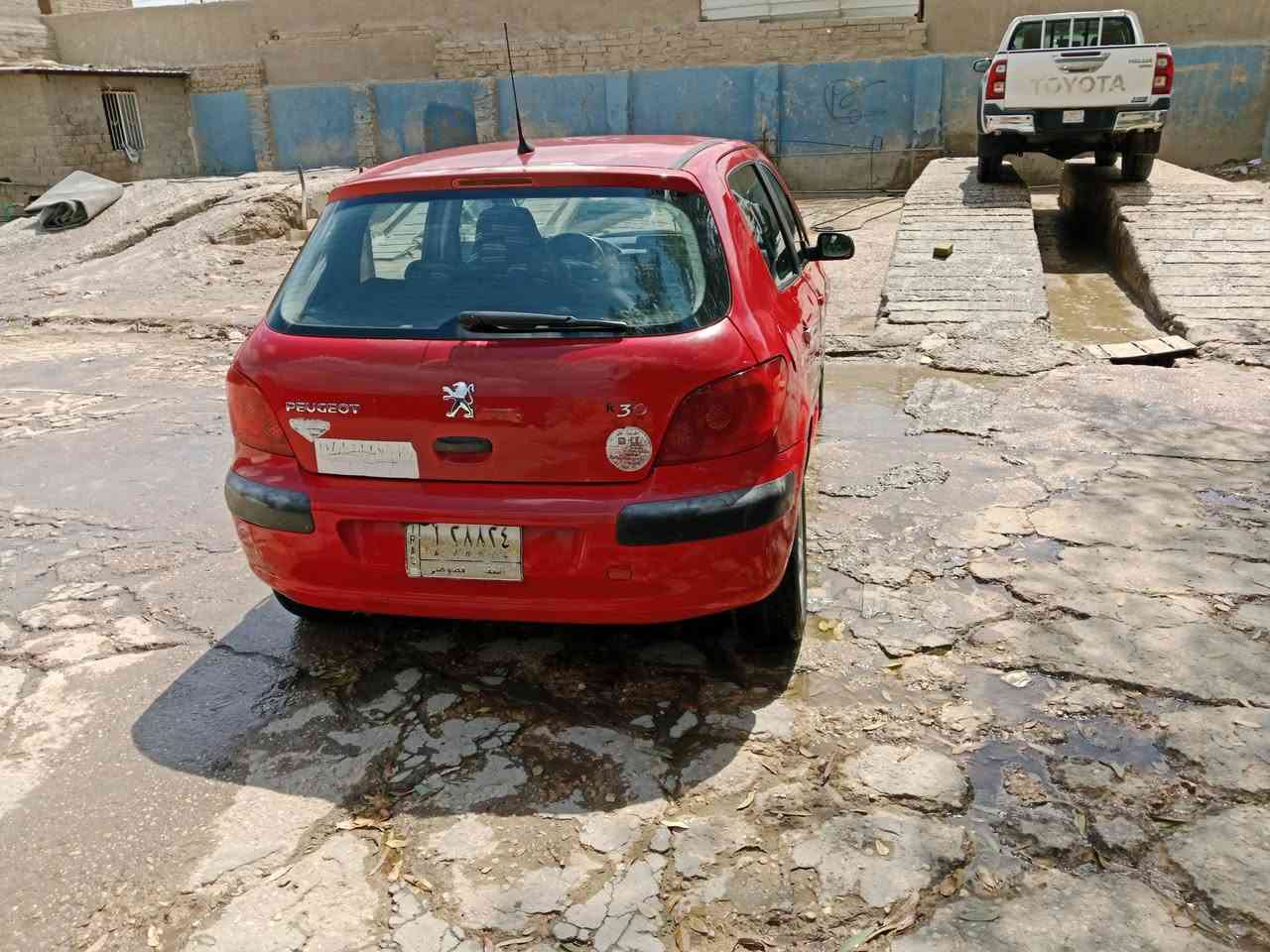 السلام عليكم للبيع بيجو فرنسي موديل 2006 سياره جاهزة كير مكينه تبريد حداديه كله جاهزة مكفولة من الضربه بيه صبغ بس بنيد والباقي كفاله سياره جديده على وضع الشركه السعر 42 مكانه حله الاتصال ***********
