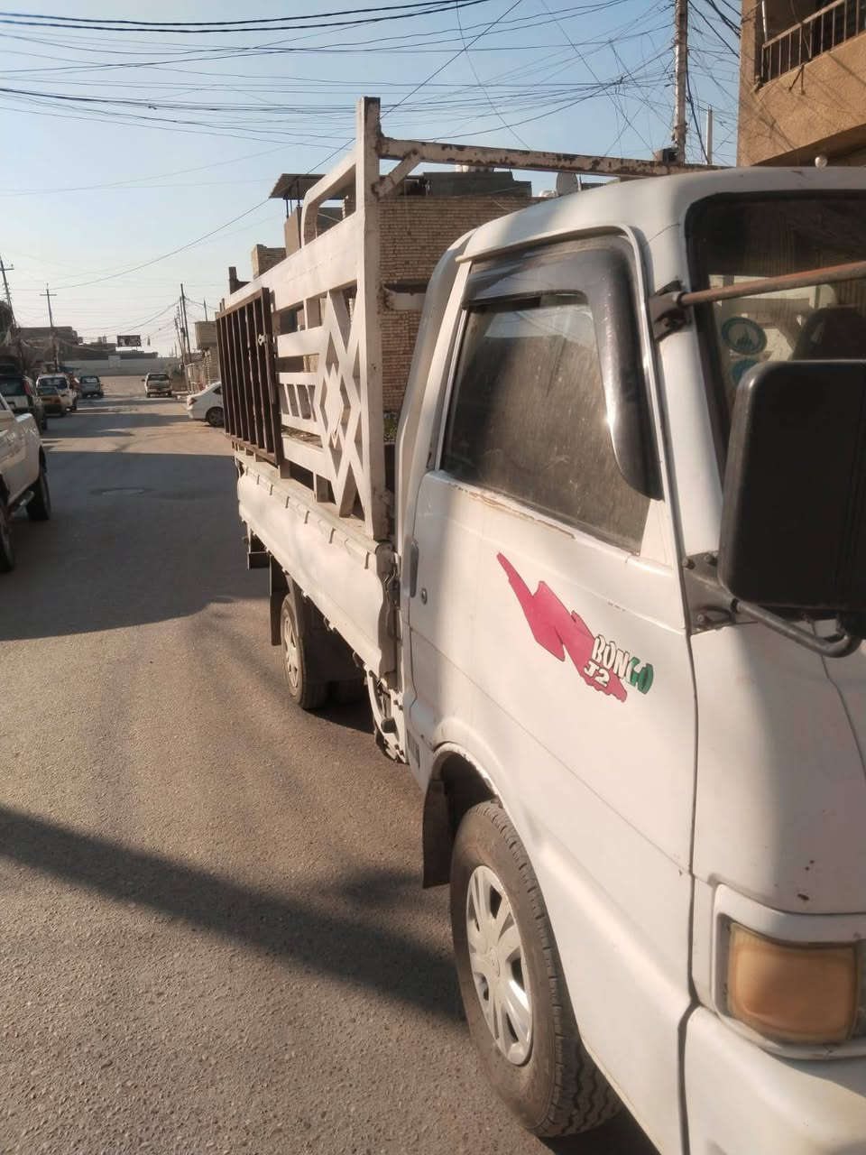 السلام عليكم بيكم للبيع 96 للبيع سعر 60 ورقه مكاني بغداد الزعفرانيه أربع شوارع كسر ومكينه جدد سياره بلاديه رقم الهاتف ***********
