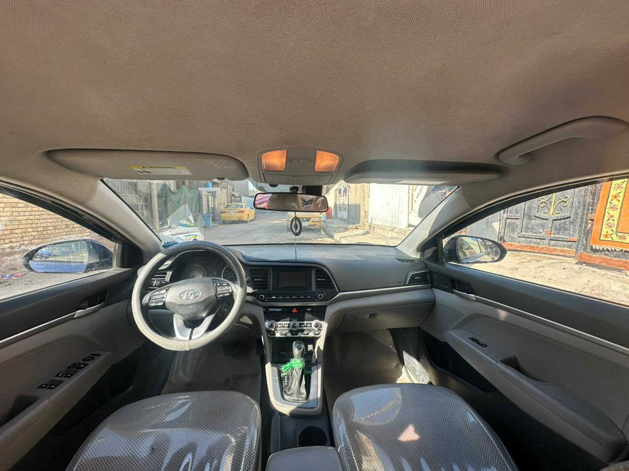 مرخصة الادمن 
موصفات عادية سيارة رقم بغداد انكليزي بسمي 
محرك 2000 دوش 
كير اي تي كير
 محرك صدر تبريد تخم تاير 
سيارة كلش نضيفة او جاهزة
 حادثة بس دعامية هنا بعراق صار بيهة شخط بدراجة علةً طول صفحة او نضربت كلير صحفت اليمنة 
بدون تبديل بدون ايرباك سيارة كلهة ليبل واحد
 السعر135 وبيهة مجال 
مكاني بغداد زعفرانية رقمي ***********
