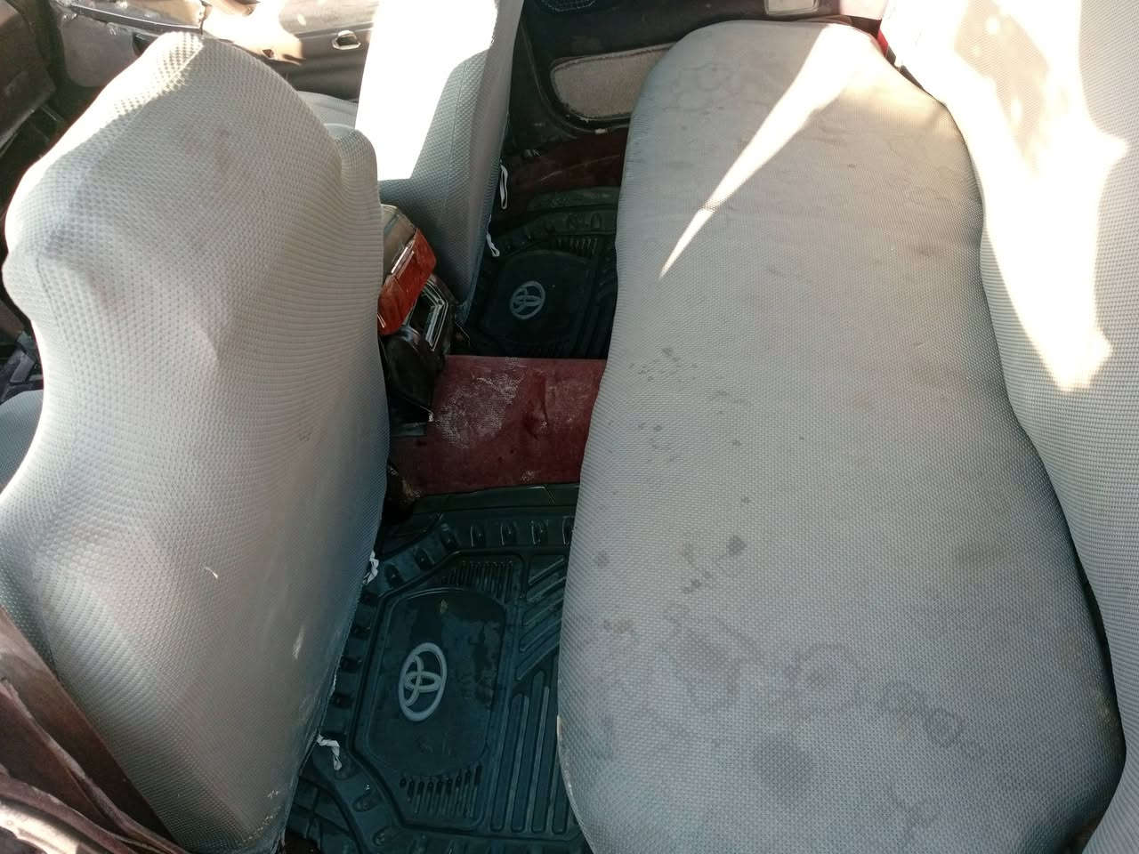 السلام عليكم هارتوب موديل 1988للبيع السياره ايسر بلاد مامحور النقص البيه مكينه بيه بكن والحداديه والباقي كفاله عامه من اصوليات والبيع شرط التحويل رقم الهاتف ***********
