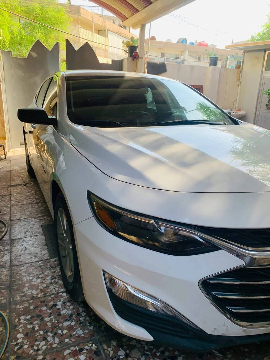 شوفرليت ماليبو 2022 باسمي بغداد  ماشية 39 الف كيلو
ضرر. فقط شخط بسيط موضح بالصور 
بجم كبس 
سعر 150 ورقه باسمي مكاني بغداد شارع فلسطين
شاشة 36 كاربلاي 
بصمه
شغال
بابين بصمه
شاشه
كاميره
حساس
رادار
كوشن هيتر
كوشن كاربايي
تبريد مركزي
لايد ليد
لايد زينو
ويل كب
تحديت سرعه
تحكمات ستيرن
حجر كزوز بلادي
***********
