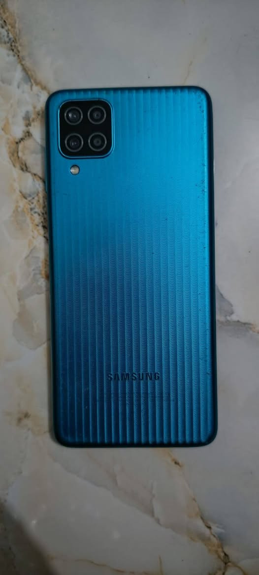 السلام عليكم ورحمة الله وبركاته 🌹
أعرض لكم موبايل Samsung Galaxy M12 للبيع.
مواصفات الجهاز: 📱 الذاكرة: 128GB ⚡ الرام: 4GB 🔋 البطارية: 5000mAh 📲 يدعم شريحتين اتصال. ✅ الجهاز يشتغل طبيعي وما بيه أي مشاكل بالاستخدام.
ملاحظة: أكو كسر بالشاشة مثل ما واضح، وما يأثر على شغل الجهاز.
💰 السعر: 90 ألف فقله السعر 
📍 العنوان: كربلاء – حي الإطارات
📞 للتواصل: ***********واتساب فقط ارد 
الله يبارك للبايع والشاري، وحياكم الله.
