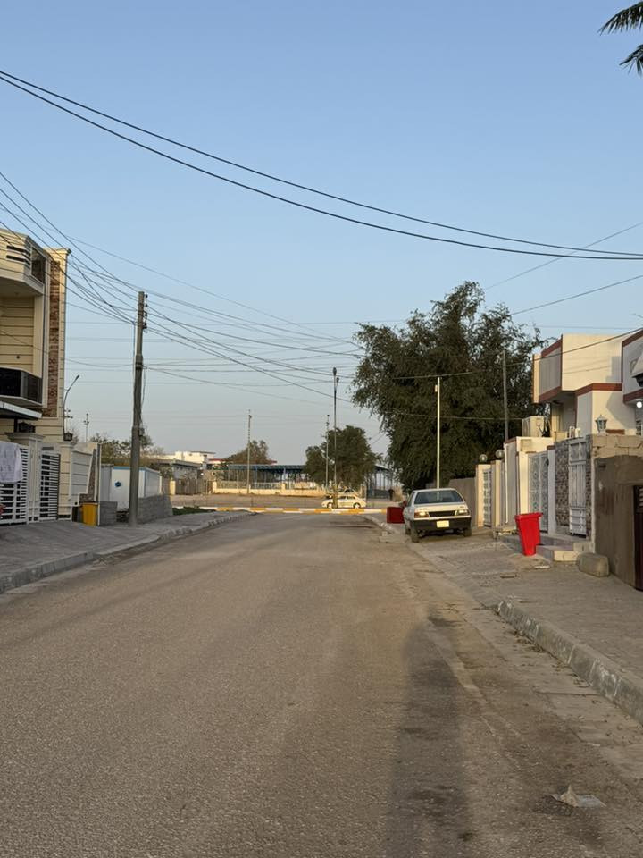 دار للايـجـار  فـي حي رمـضـان مـقـابـل قـاعـة فاتـحـة كـاكـي

🏗️📍المــــــــوقع// في حي رمضان _ داخـل الـفـرع_ قـرب الـشـارع

✏️المســـــاحة// 300م

🧱الـدار // يحتوي علي

 (غرفة نوم 3➕هول➕ مطبخ➕ استقبال ➕ مجمعات صحية  خارجي ➕حديقة ➕كراج سيارة 🚙 

السعر : 250 الف دينار عراقي
🏫نستقبل جميع عروض البيع و ترويجها بإعلانات 

للمزيد من التفاصيل الاتصال او المراسلة خاص  ***********
 📍موقع المكتب  📌 خانقين - المزرعه
خلف جامع الهدايه
