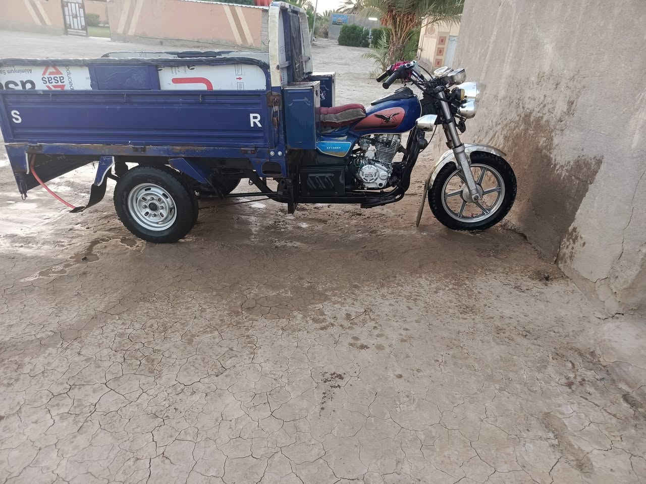 السلام عليكم عيني ستوته للبيع ستوته مقفوله من كل شيء اوراق استنساخ مقفوله شاصي رقبه محرك مقفوله من كلهن كهربائيات كلها شغاله موديل 19 مكان شاومي على الخاص///***********
