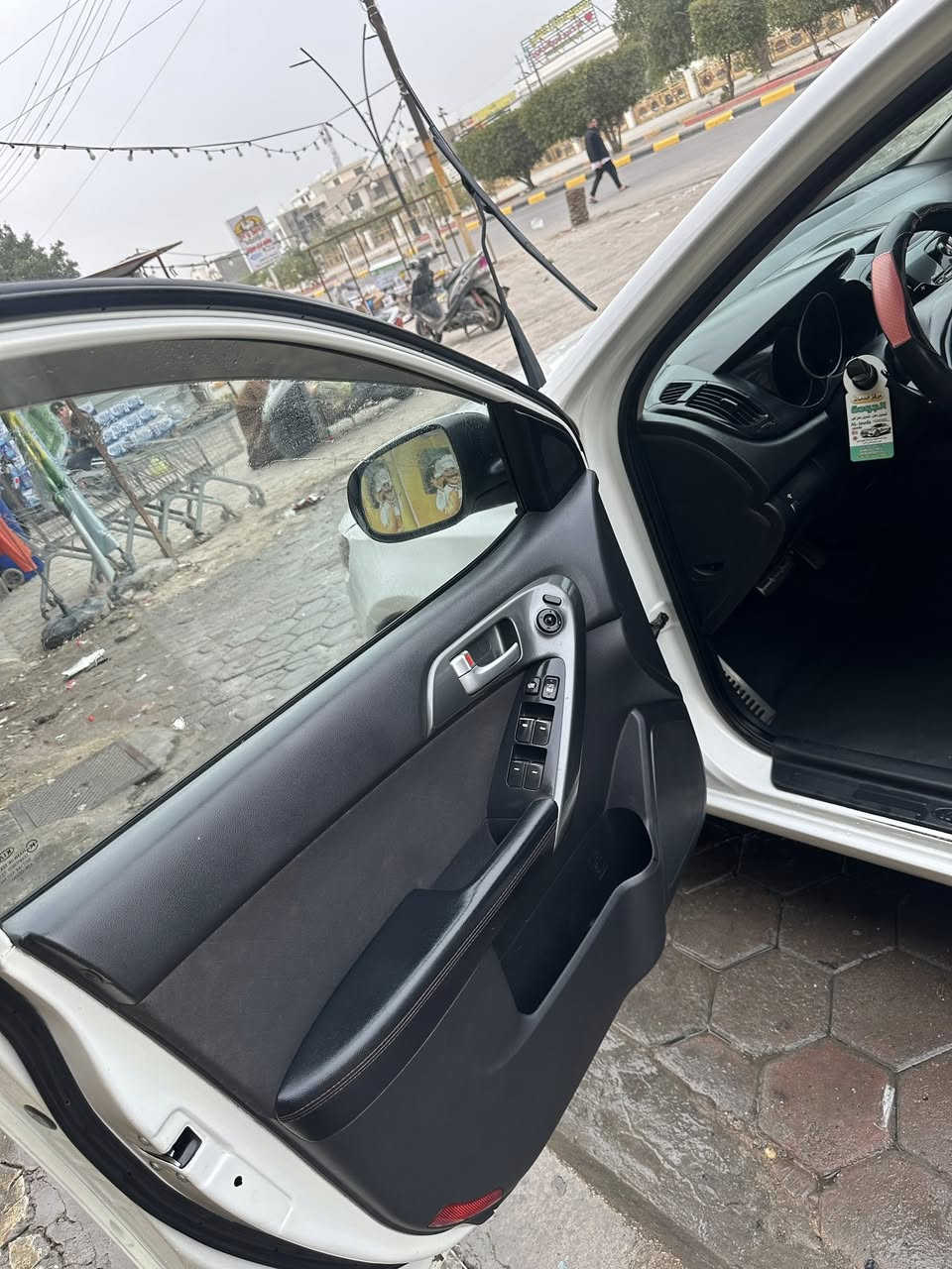 سيراتو 2013
فول مواصفات 
بصمه + بصمه ابواب + فتحه سقف +شفتات+ اشاير مري
السعر ١١٢ 
الاتصال ***********
