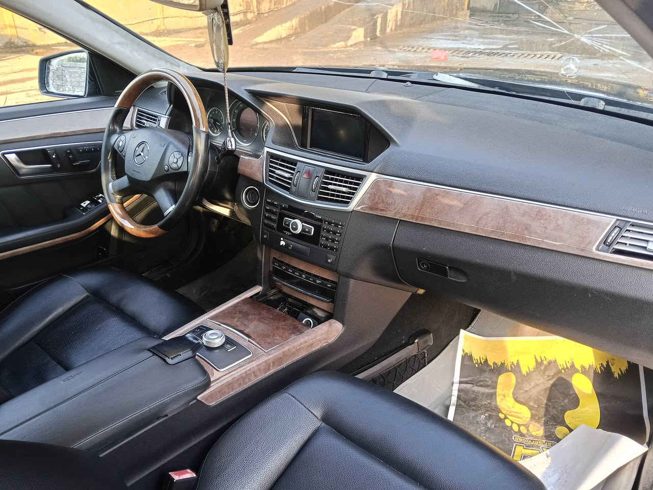 مرسيدس موديل 2012 فول سنويه جديد مواصفات بدون ضربه وبدون صبغ 
150بي مجال مكان كركوك ناحية تازة ***********
