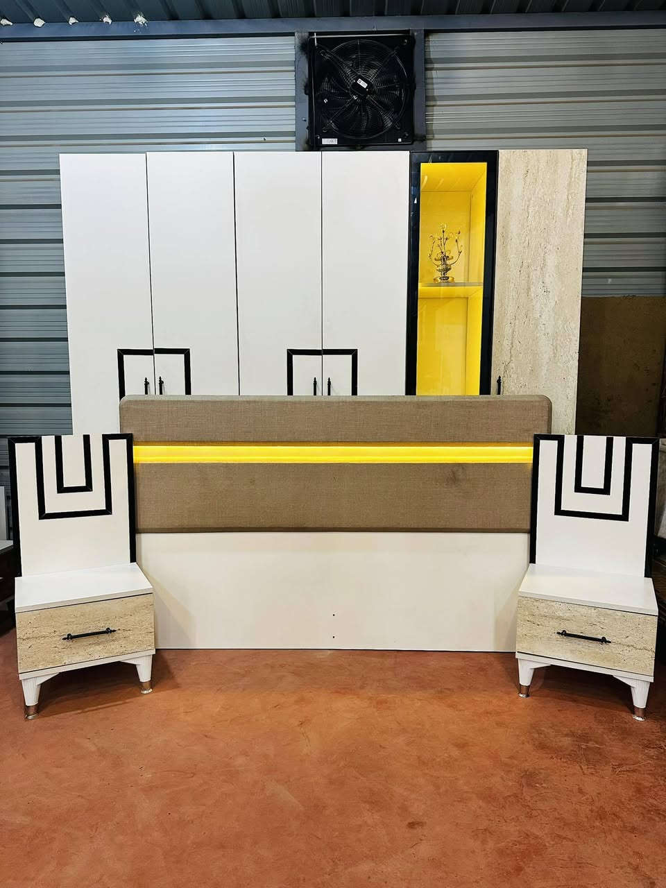 غرفة نوم تركي مستخدم النظافة 100% النظام أبواب غرفة مرتبة والسعر مناسب والشد والنقل مجاني داخل بغداد اتفضلوا واتساب وادللوا ☎️***********☎️
