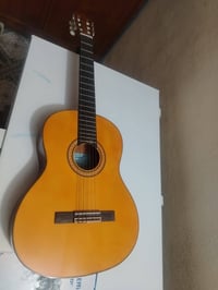 اخوان كيتار ياماها c70 نظافة 100٪ جديد ويا جنطة وريش واوتار إضافية، سع...