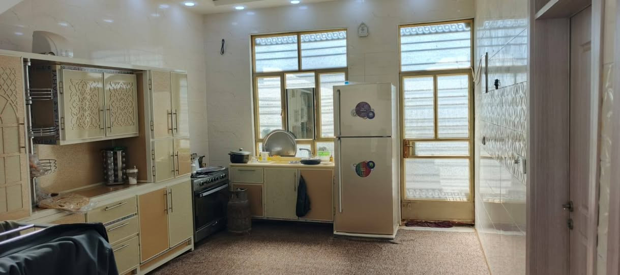 ١٢٠متر  بيع مستعجل السعر ٦٨مليون
بصف مقاطعة ٣ع١٠ ومقابيل مدرسة الإحسان 
استقبال ومطبخ وحمام ومنور وغرفة نوم وبيتونه كبيره وحديقه وتواليت خارجي مدخلين الوجها ٨امتار ونصف 
***********وتساب
