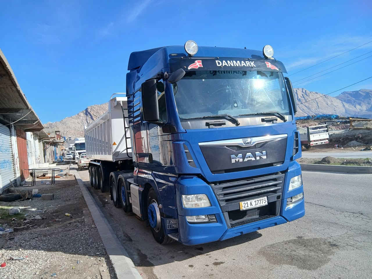 السلام عليكم
مان موديل 2018 كير اوتوماتيك داخل اصفر كامره حاسه ثلاجه
حجم مكينه 460 . 26بلاد سنكل أمامي. مربوط بدي قلاب 4محور
بدي روعه صفر تخم تاير رقم جديد السياره مكينه دبل سوبر
كفاله عامه ....... رقم تلفون
***********
***********
