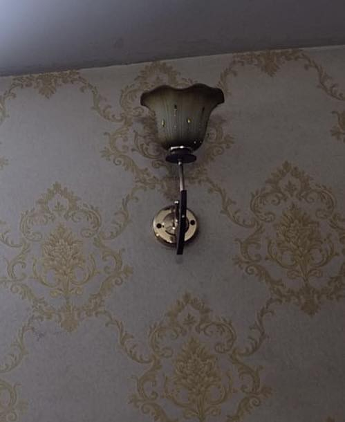 زوج ثريات وزوج شمعات سيت للبيع ***********
