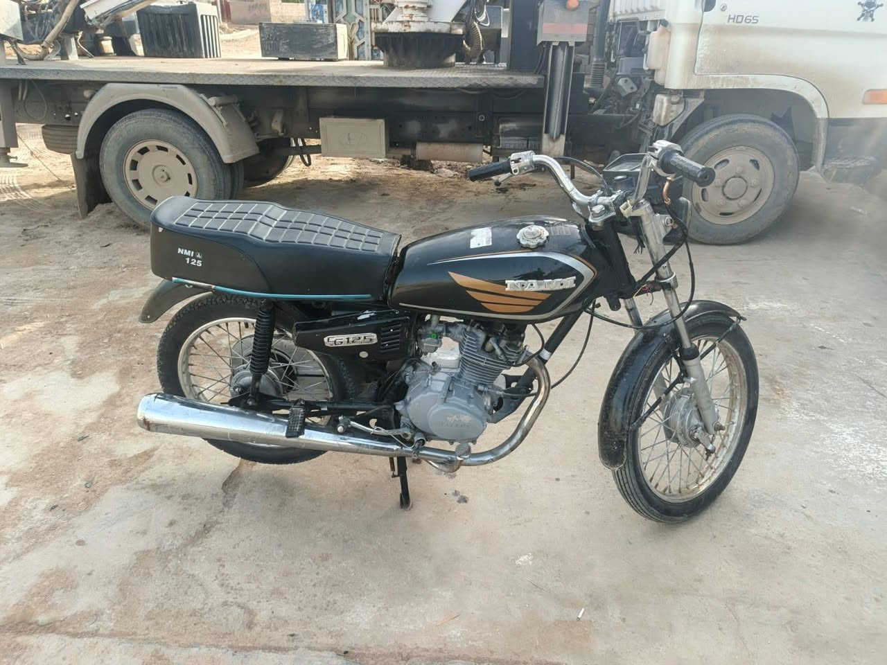 سلام عليكم دراجه بدون ارواق عوزه تجفيت موجود رقم الشاصي ول البليته موجوده سعر 350بيها مجال بخدمه الشراي مكان القريه الدفاس ***********
