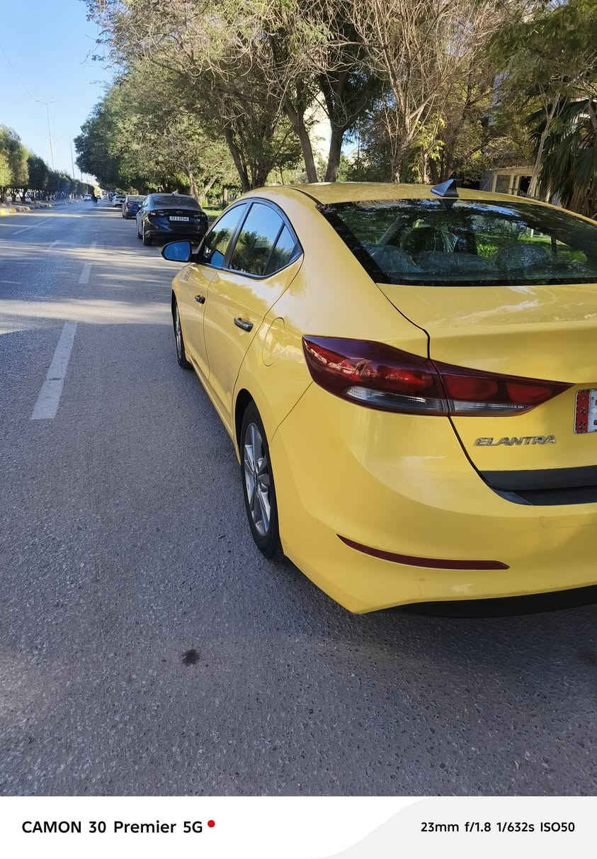 النترا وارد امريكي
مديل 2017
حادثها جاملغ وبنيد بدون دواخل 
محرك 2000 دوش
رقم بغداد بسمي 
السياره جاهزه وجديده واحلى من الصوره 
فول عده الفتحه
السعر 127
مكاني كربلاء للستفسار اكثر اتصل 
***********
