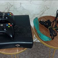إكس بوكس 360 للبيع بي 102 لعبه السعر 110 وبي مجال للتواصل الرقم 075074...