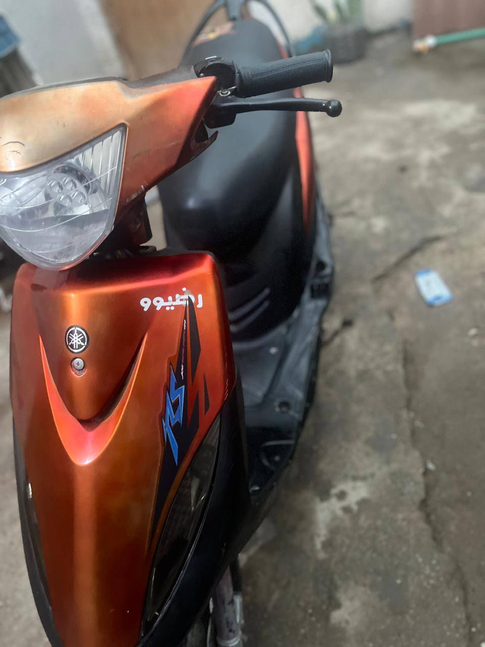 سلام عليكم دراجه ماكس عدلة كما موضح أمامكم بالصور
الدراجه حيل نظيفه بمعنى الكلمه ما مفتوحه بوشه 49 بلاديه 
شغاله سلف هندر لايت سكنات كلشي شغال 
سعرها 800 وبيها مجال 
مكاني بصره ابي الخصيب حمدان 
+9647719193592 متواجد على هذا الرقم
