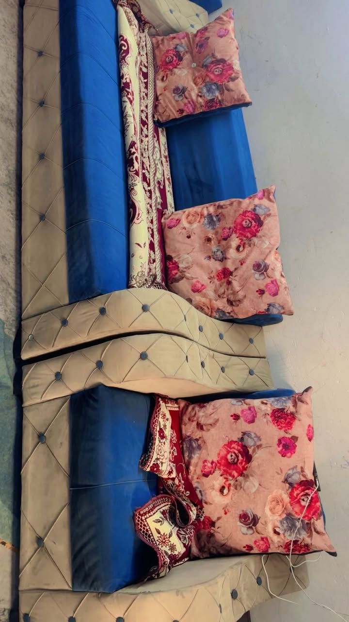 تخم عشر مقاعد نضافه 90 ب100
سعر 150 بي مجال بسيط


**إذا كنت صاحب هذا الإعلان وتريد حذفه لأي سبب، رجاءا أرسل رسالة إلى الدعم الفني**